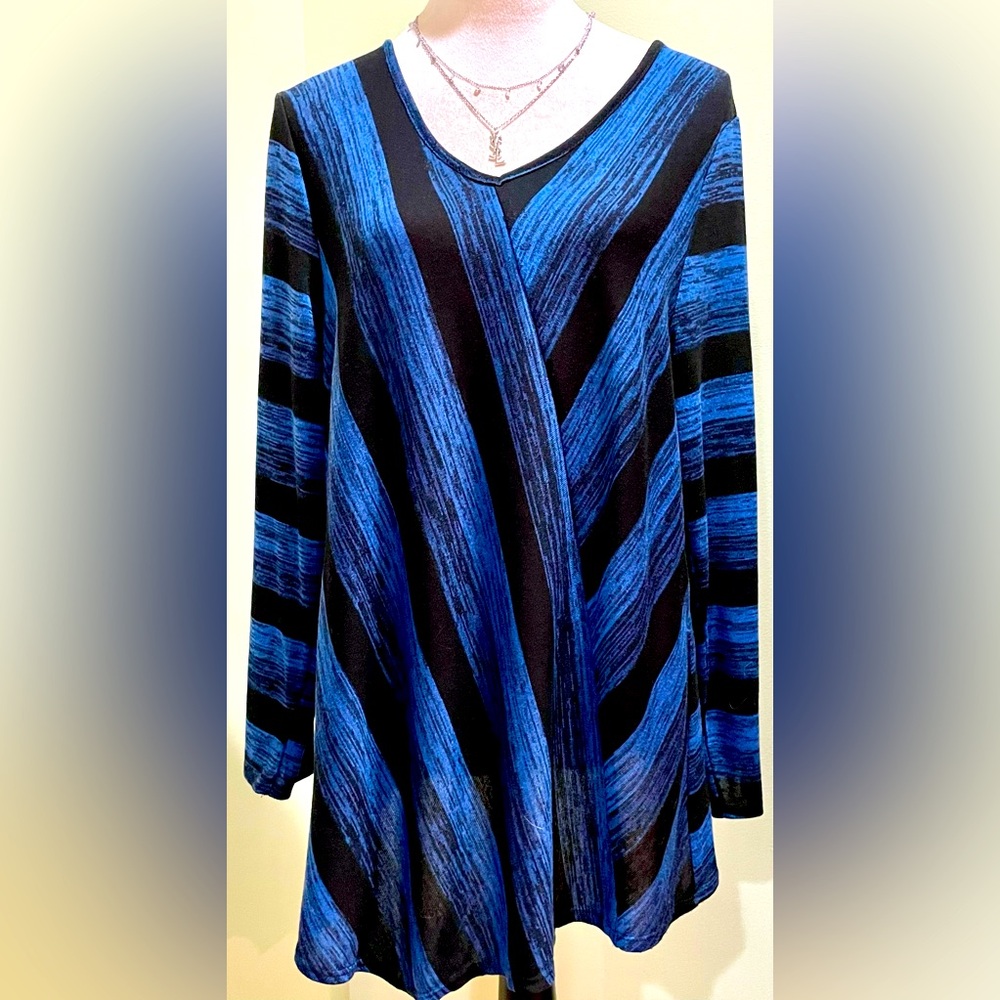 NorthStyle Blue & Black Striped Top Is Epitome of Boho Coastal Chic
